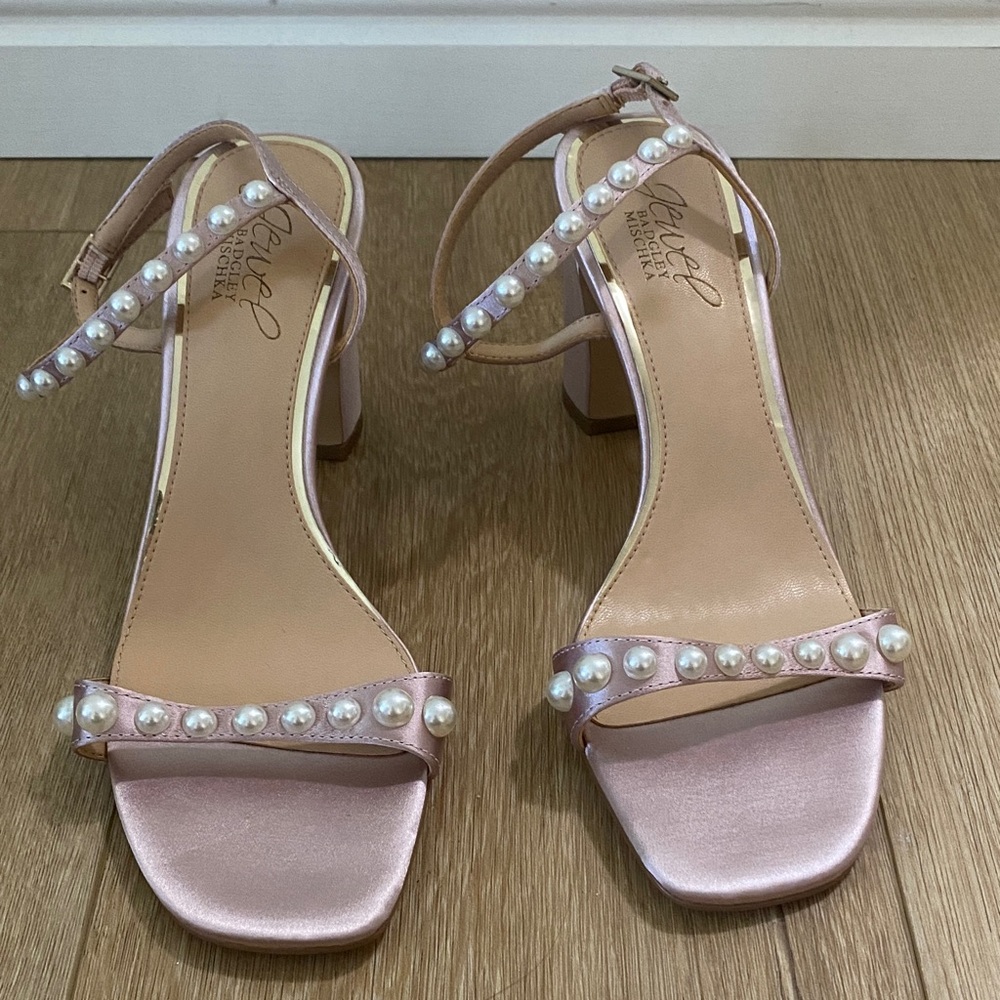 Jewel Badgley Mischka Pink Pearl-Adorned Heels